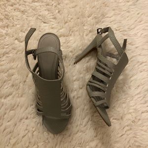 Lauren Conrad gray heels